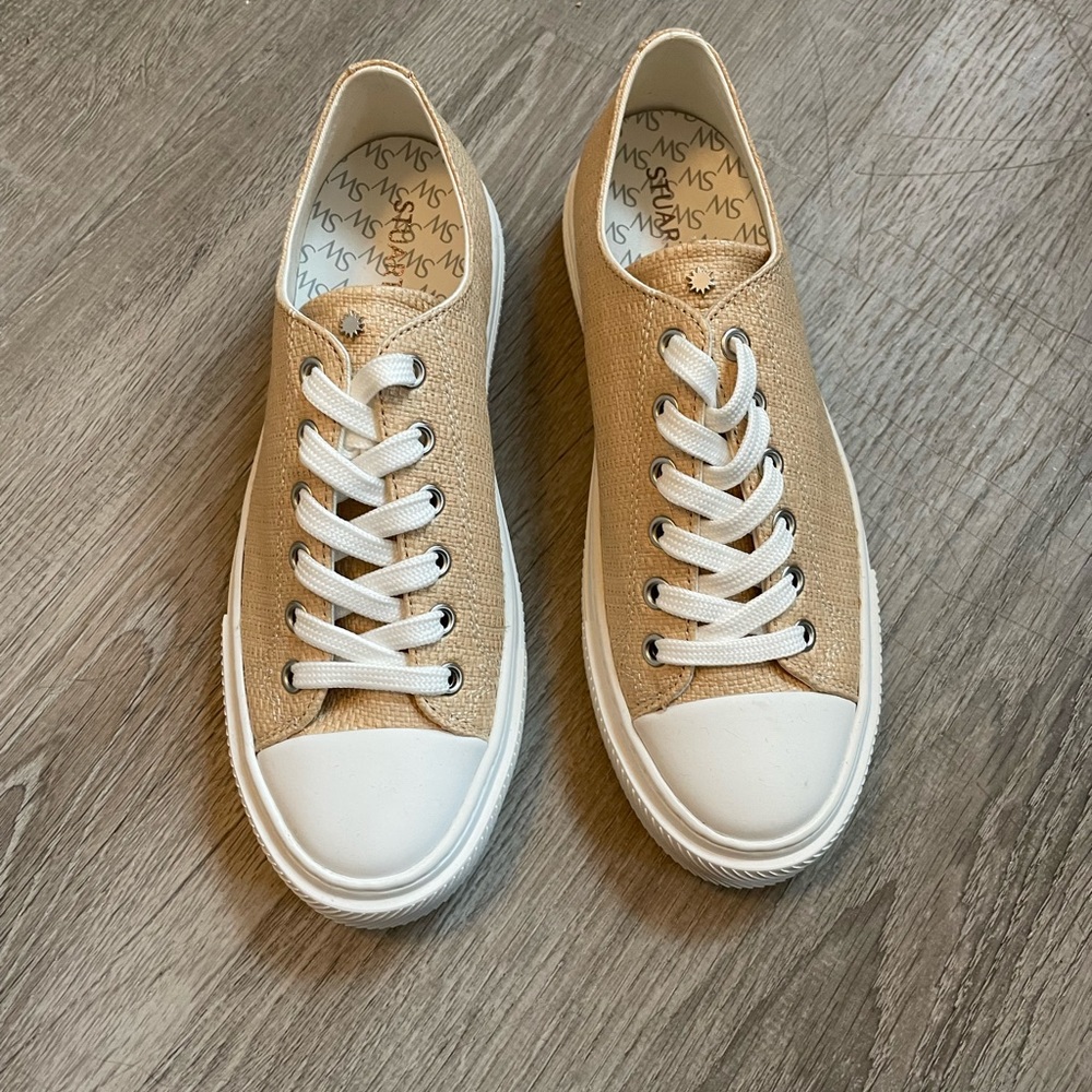 super cool sneakers from stuart weitzman 😍